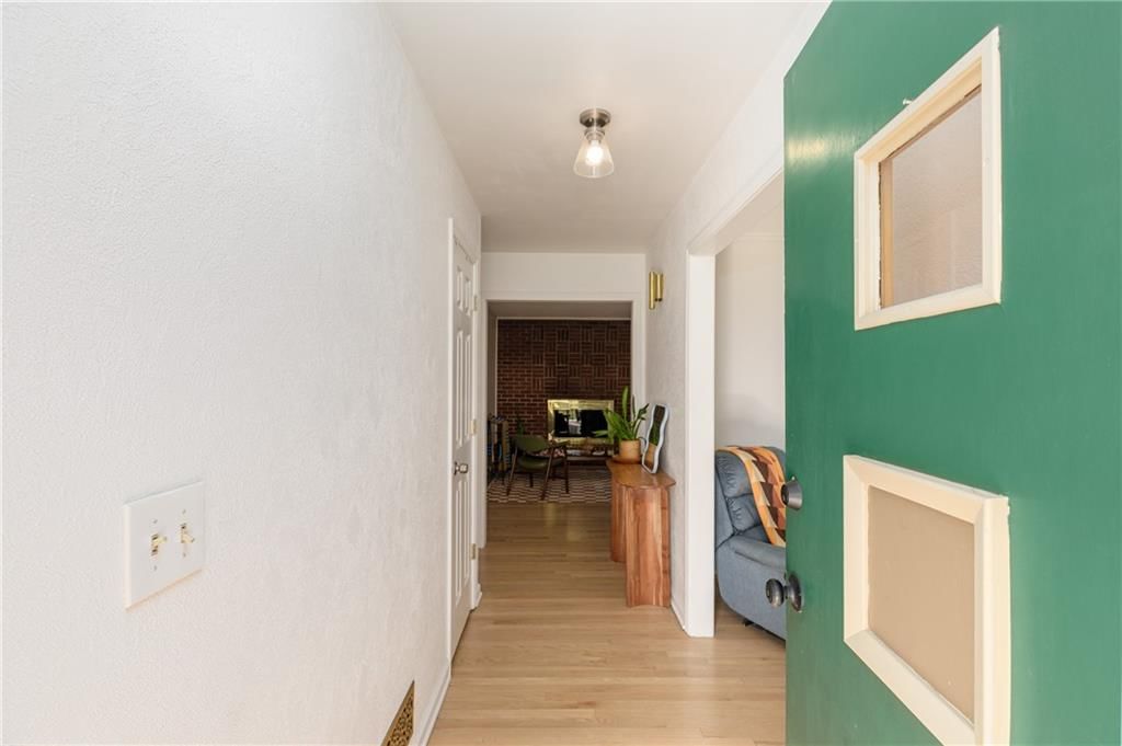 6138 Hemlock Street — photo 5
