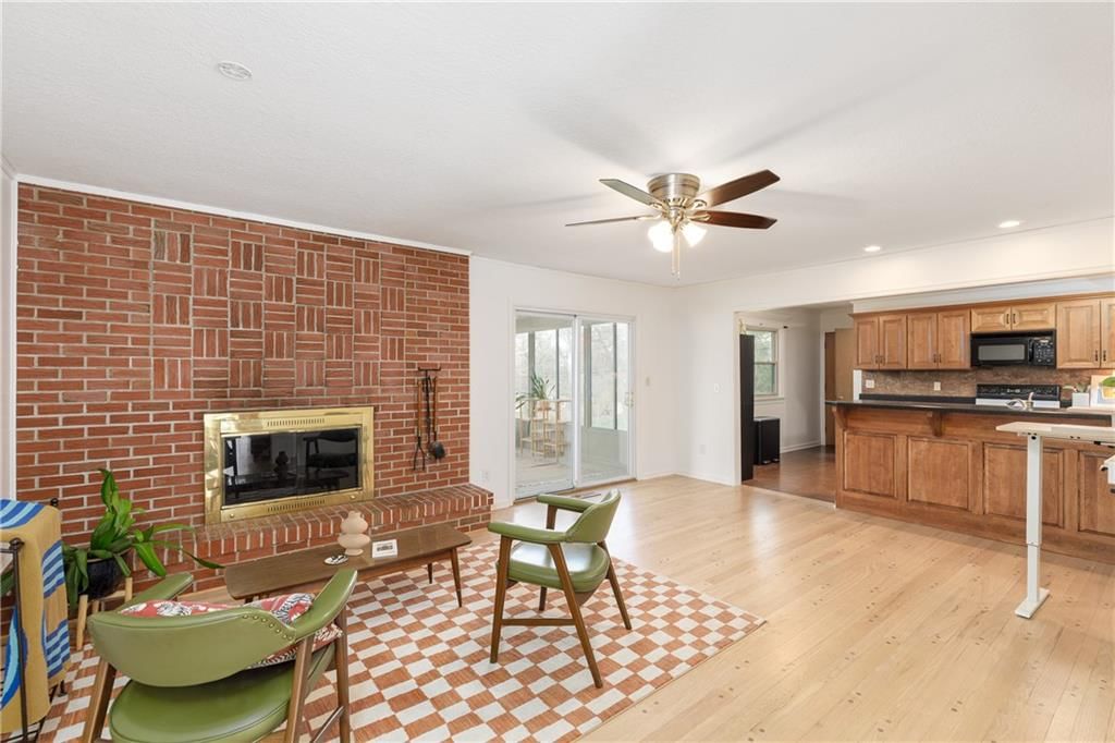 6138 Hemlock Street — photo 10