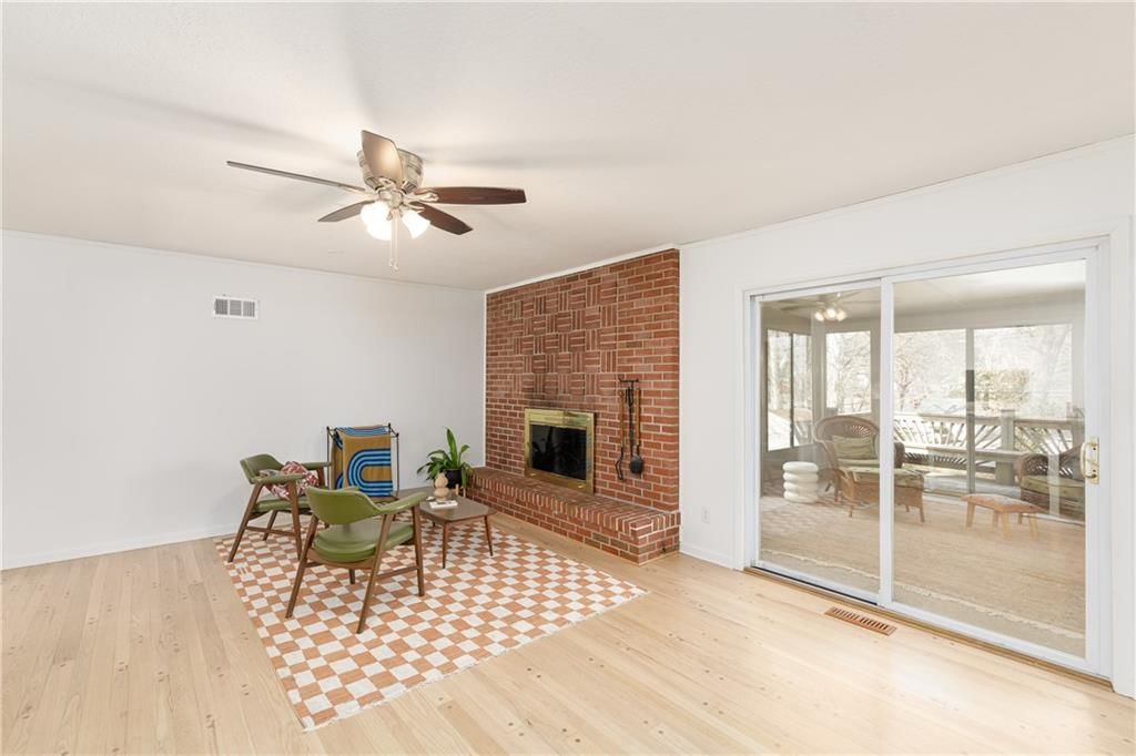6138 Hemlock Street — photo 11