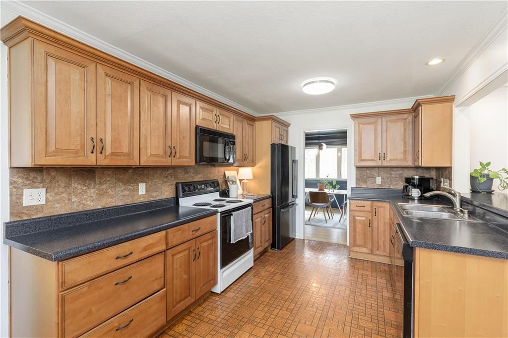 6138 Hemlock Street — photo 13