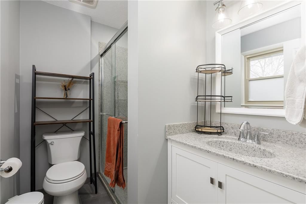 6138 Hemlock Street — photo 20