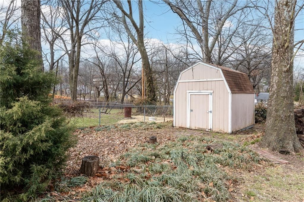 6138 Hemlock Street — photo 35