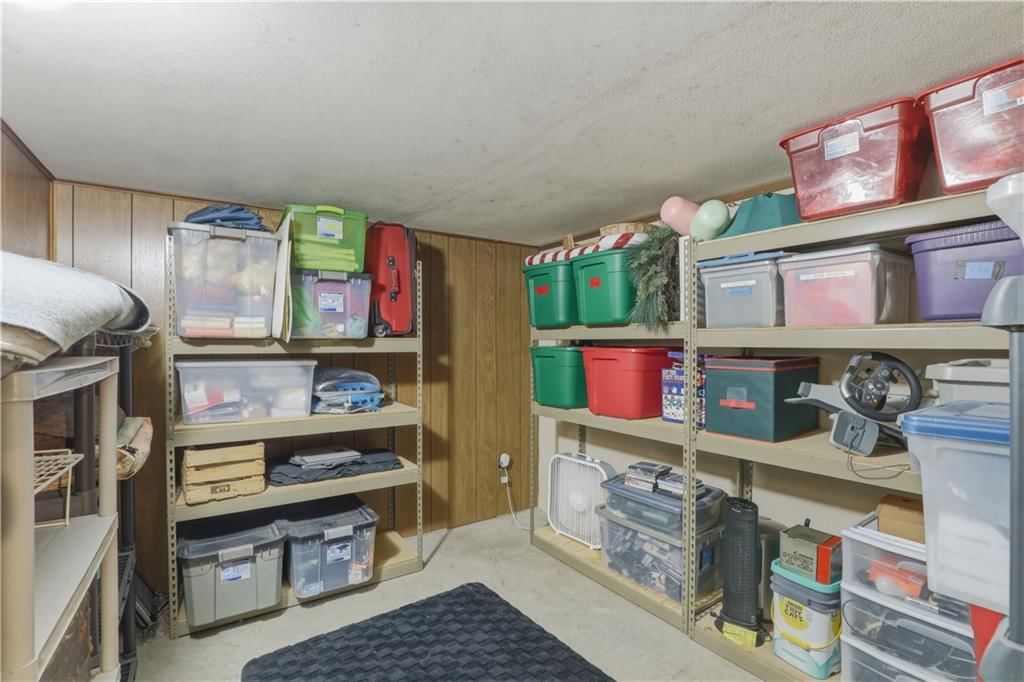 6138 Hemlock Street — photo 39