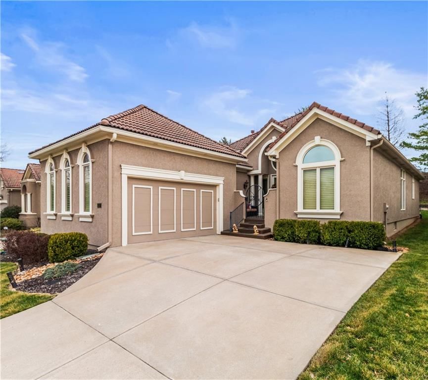 4517 NE Fairway Homes Drive — photo 2