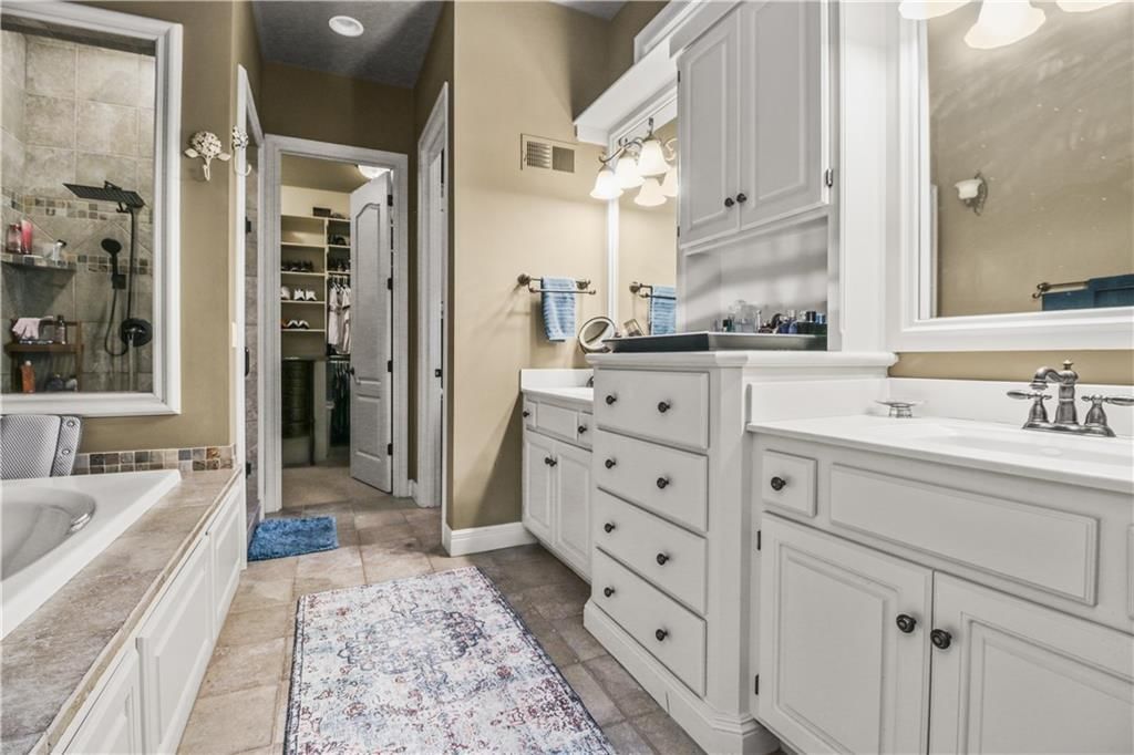 4517 NE Fairway Homes Drive — photo 20