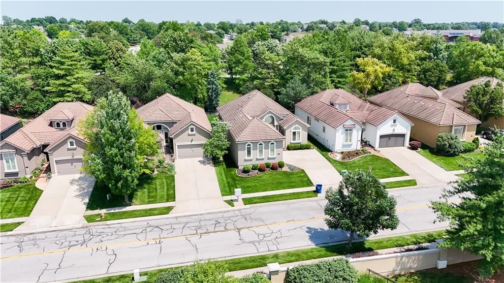 4517 NE Fairway Homes Drive — photo 37