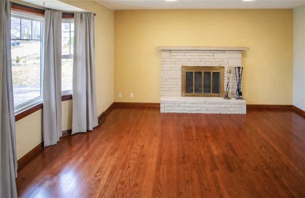 545 JEFFERSON Circle — photo 2