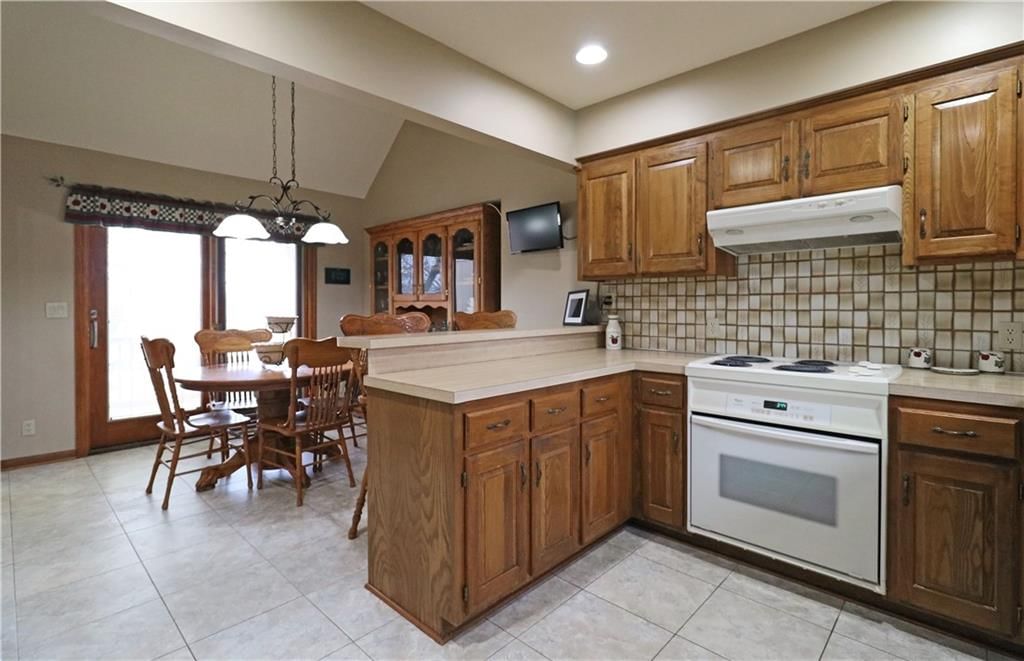 216 Johnston Parkway — photo 8