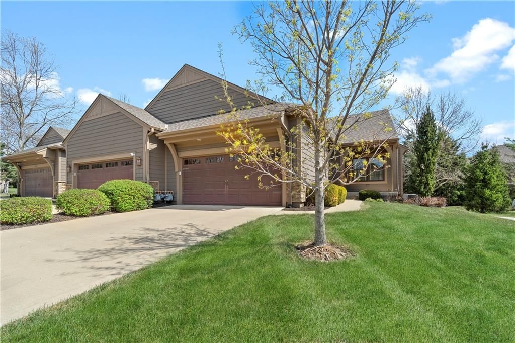7807 W 158th Terrace, Overland Park, KS