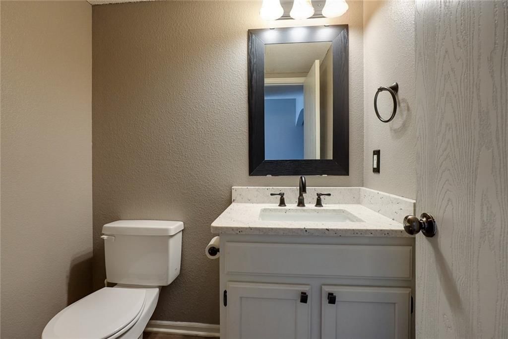 5833 Plantation Lane — photo 4