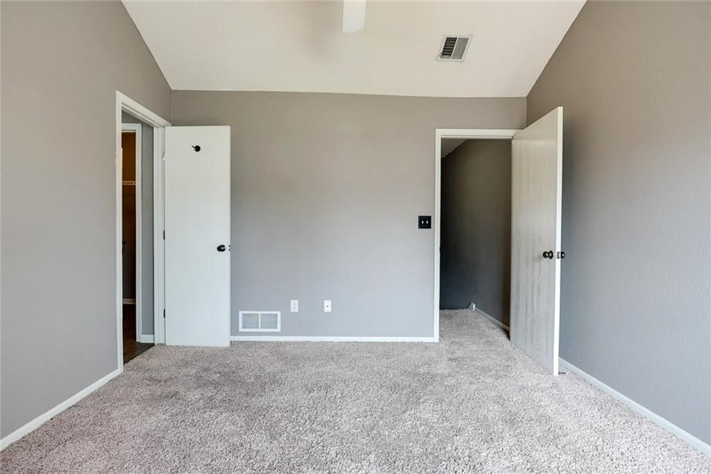 5833 Plantation Lane — photo 10