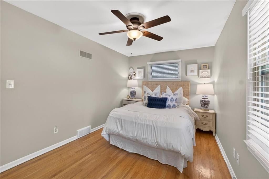 8806 W 72 Terrace — photo 22