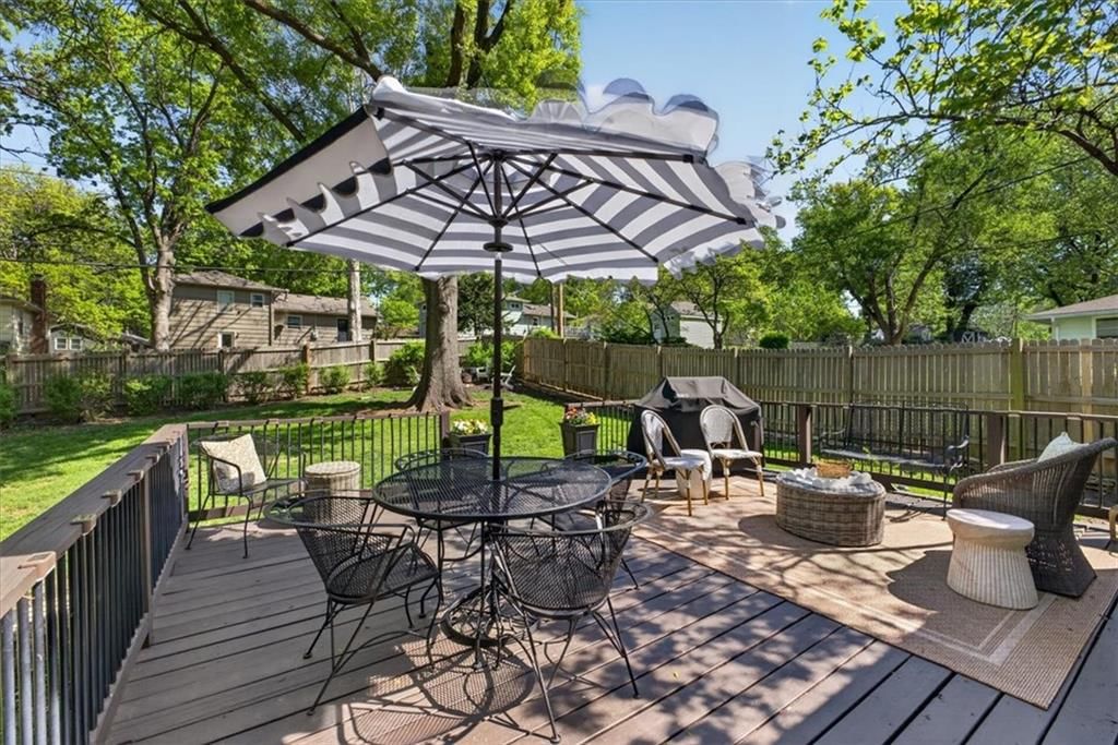 8806 W 72 Terrace — photo 31