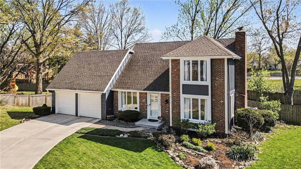 10230 Knox Drive, Overland Park, KS