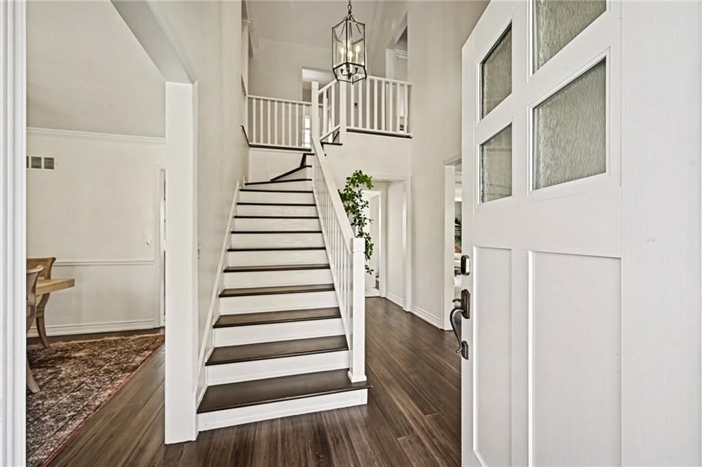 10230 Knox Drive — photo 2