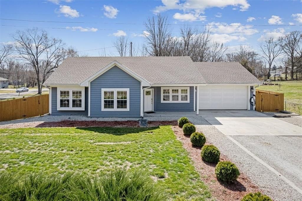 301 Plattsburg Street, Lathrop, MO