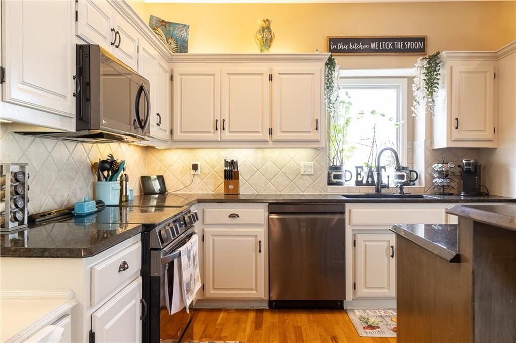 2664 W Whitney Street — photo 15
