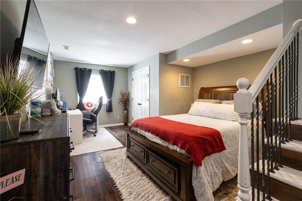 2664 W Whitney Street — photo 37