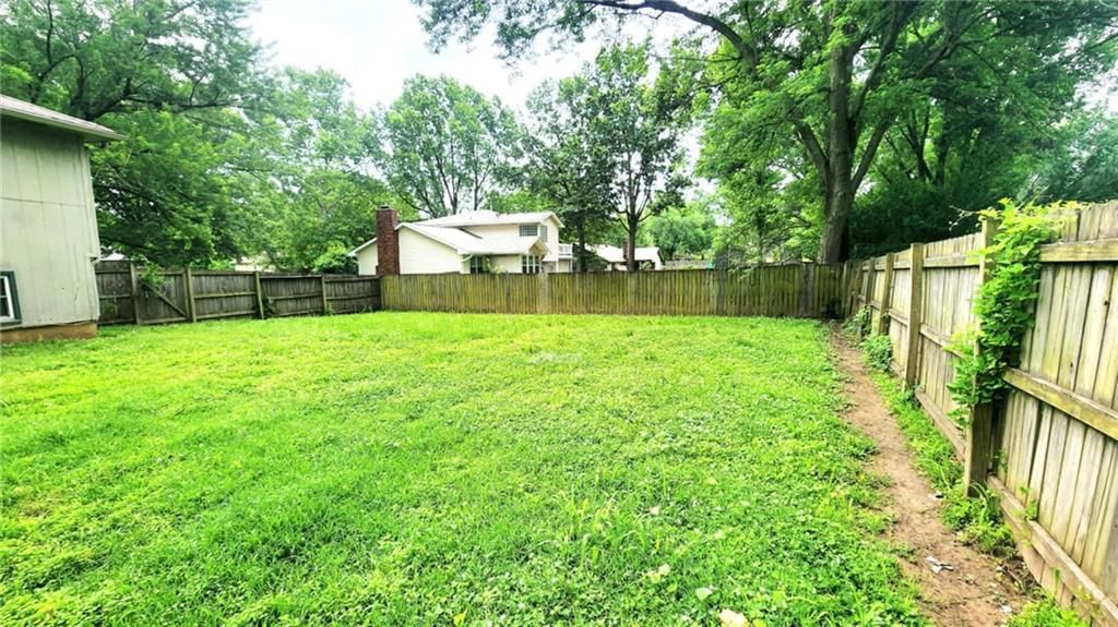 1302 Bitner Terrace — photo 21
