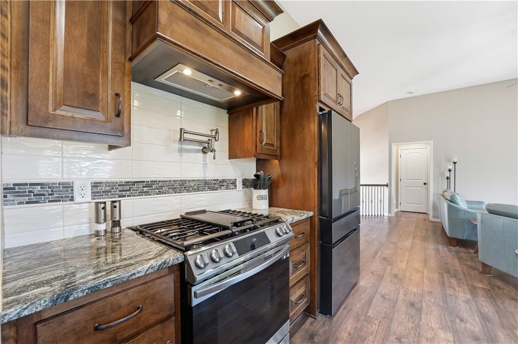 12305 N Wayne Avenue — photo 14
