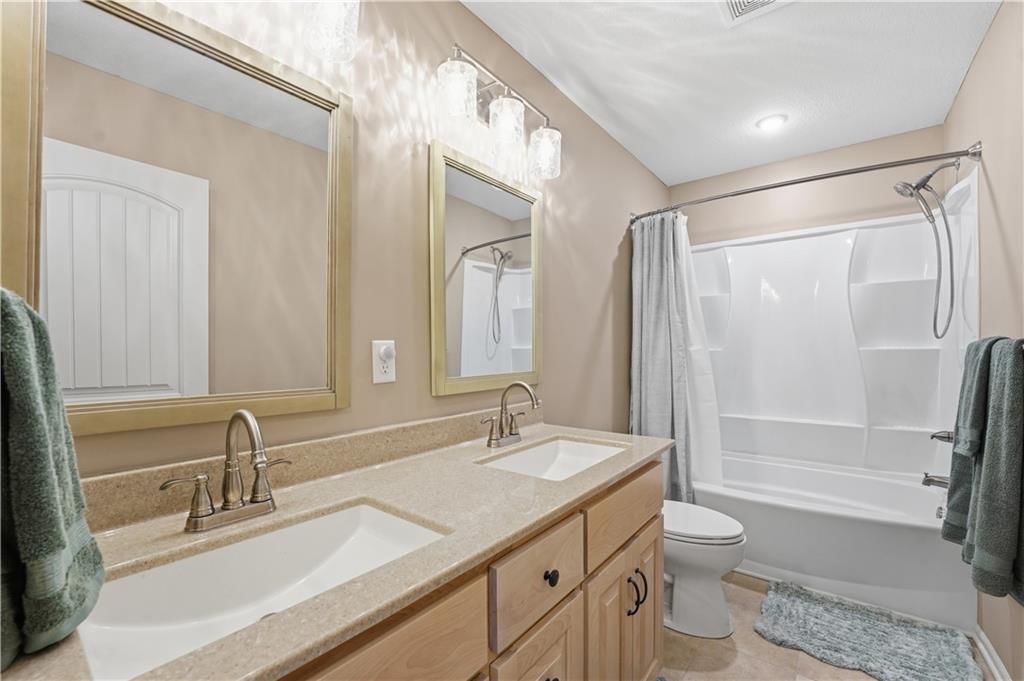 12305 N Wayne Avenue — photo 22