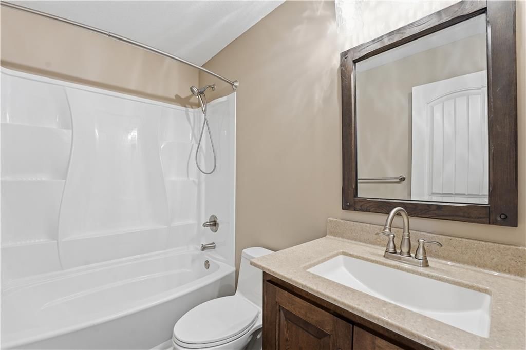 12305 N Wayne Avenue — photo 36