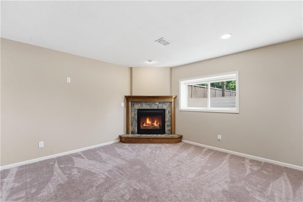 12305 N Wayne Avenue — photo 39
