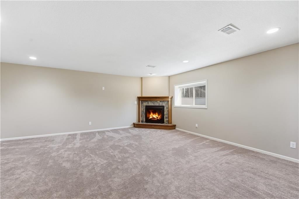 12305 N Wayne Avenue — photo 41