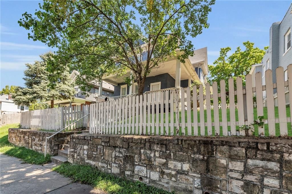 2745 Holmes Street — photo 4