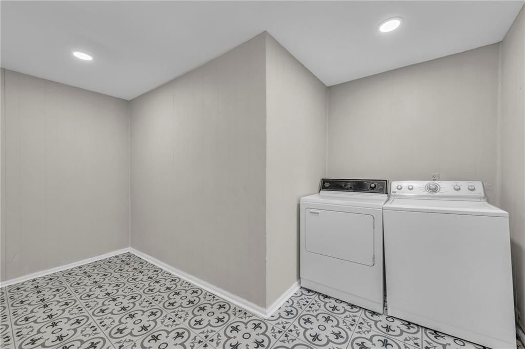 2745 Holmes Street — photo 22