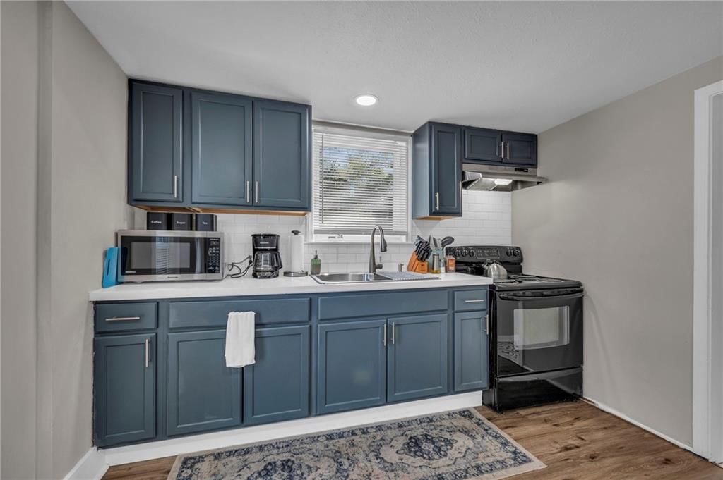 2745 Holmes Street — photo 41