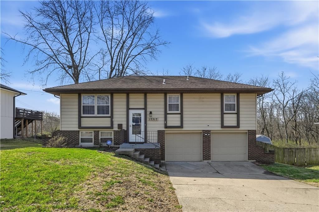 17317 E 41st Street S, Independence, MO