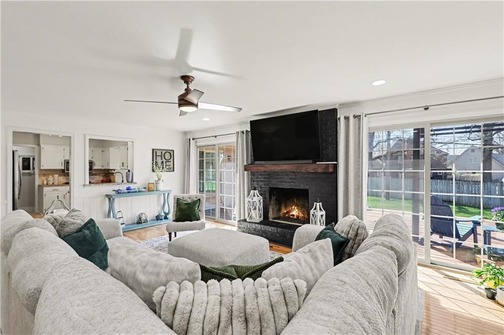 1027 W Burning Tree Drive — photo 11