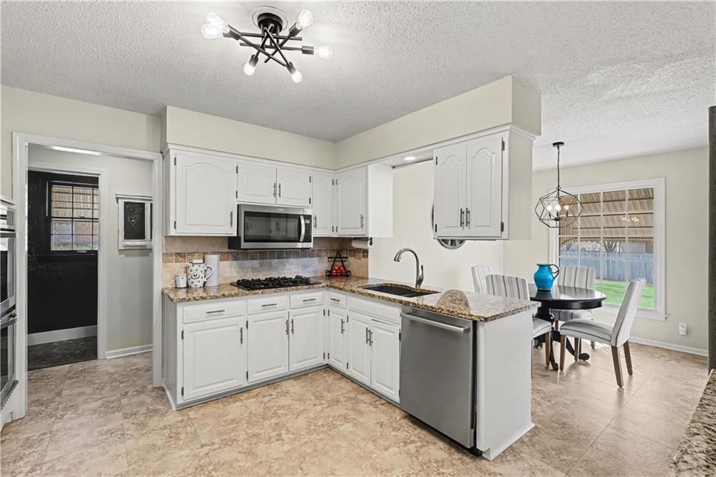 1027 W Burning Tree Drive — photo 14