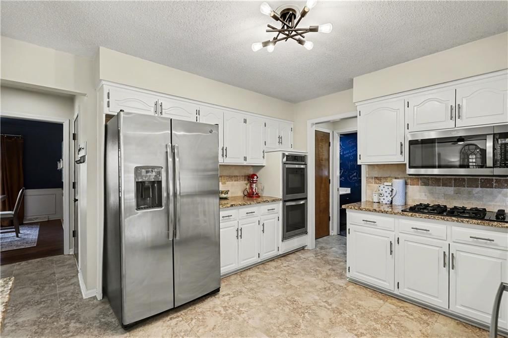 1027 W Burning Tree Drive — photo 15