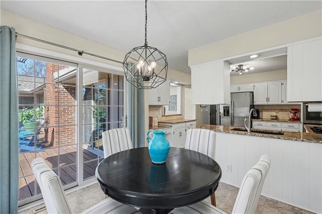 1027 W Burning Tree Drive — photo 16