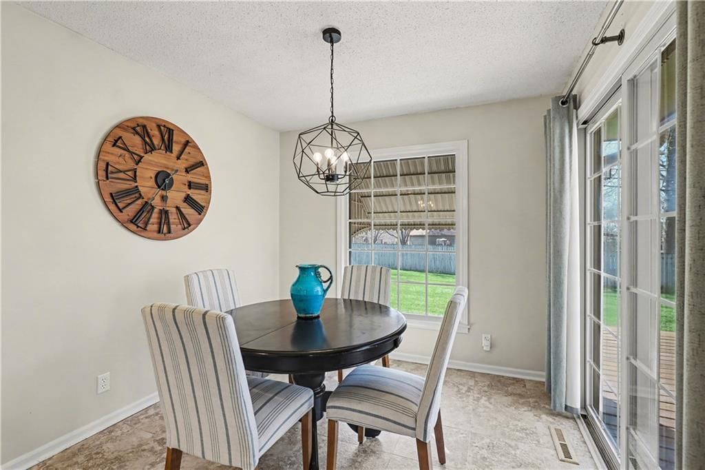 1027 W Burning Tree Drive — photo 17