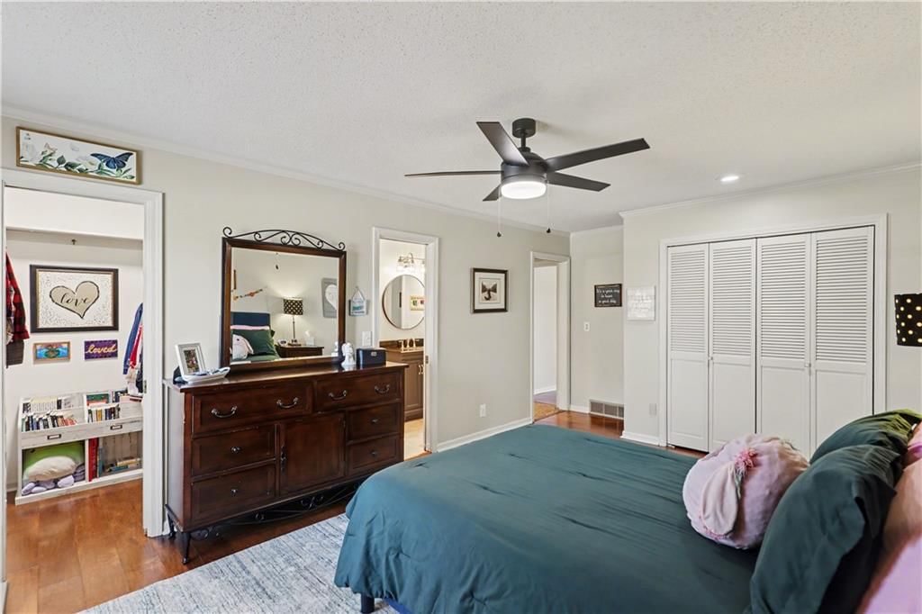 1027 W Burning Tree Drive — photo 27