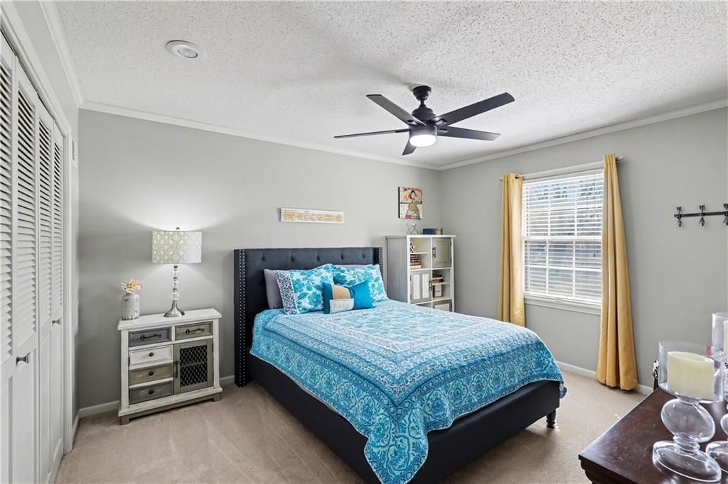 1027 W Burning Tree Drive — photo 32