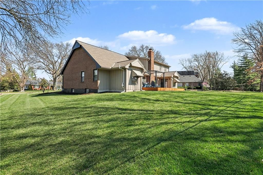 1027 W Burning Tree Drive — photo 37