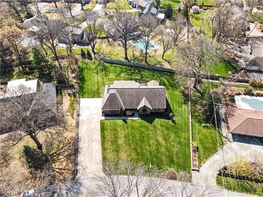 1027 W Burning Tree Drive — photo 39