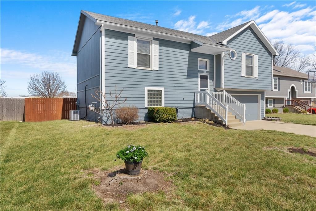 120 W Skylark Street — photo 3