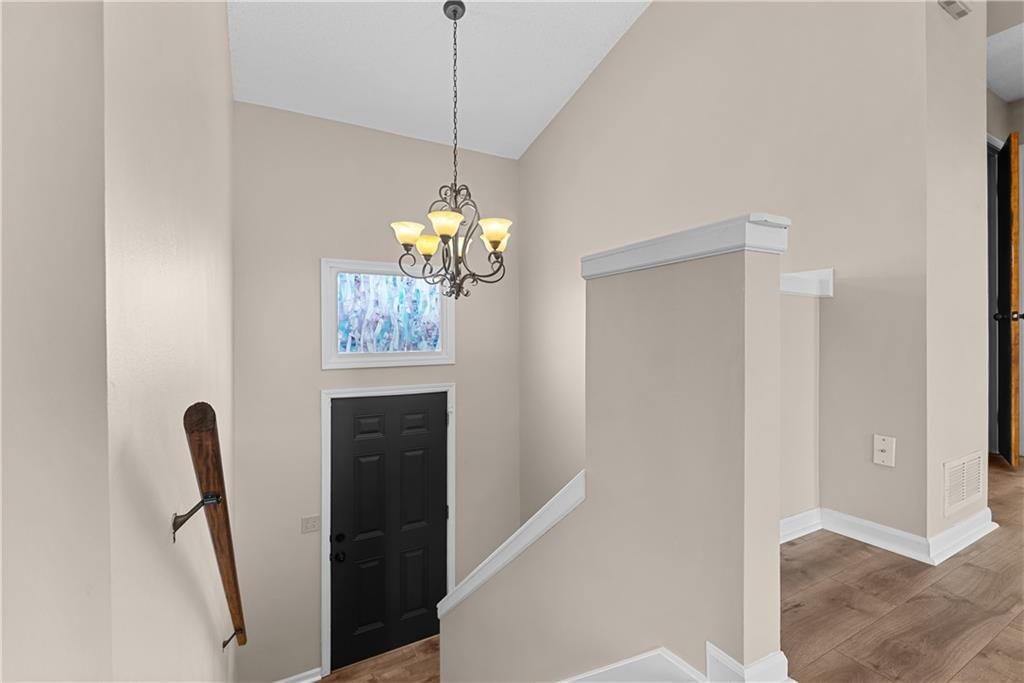 120 W Skylark Street — photo 4