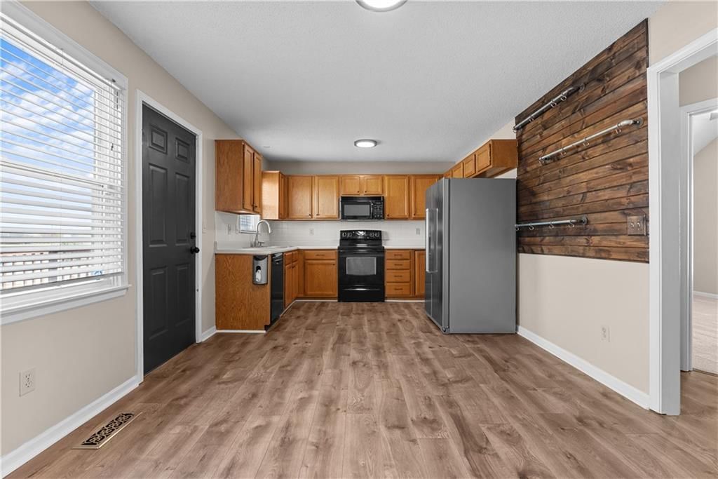 120 W Skylark Street — photo 7