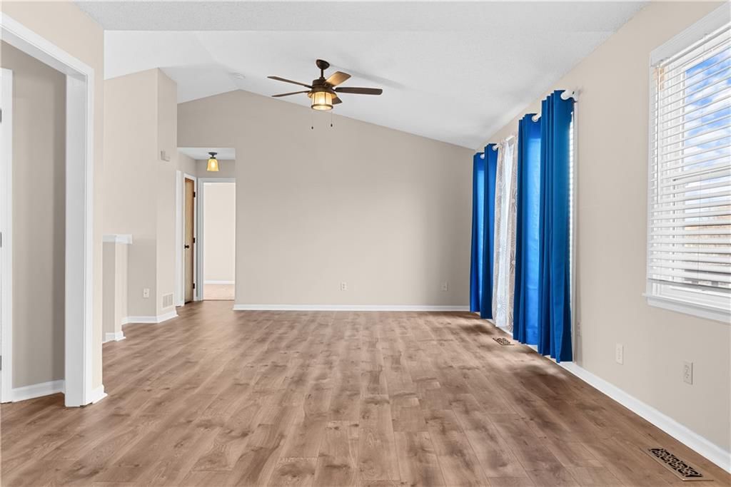 120 W Skylark Street — photo 13