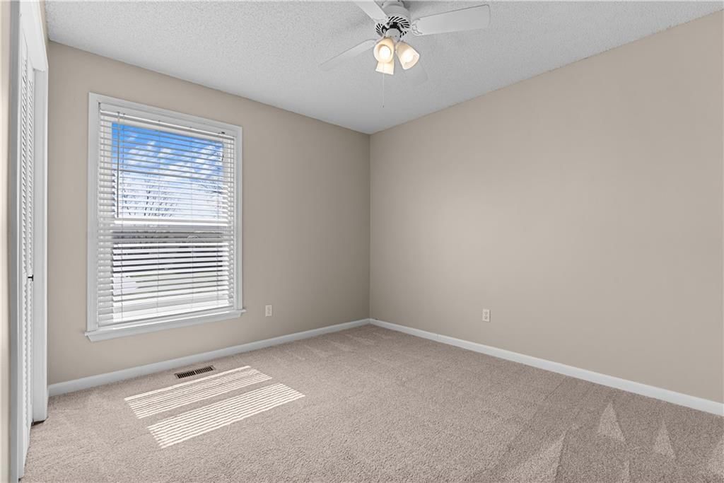 120 W Skylark Street — photo 17