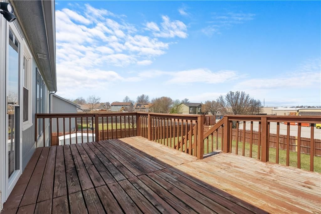 120 W Skylark Street — photo 28