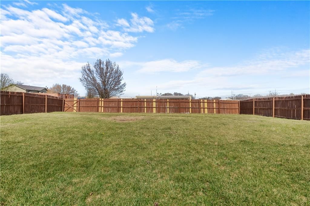 120 W Skylark Street — photo 30