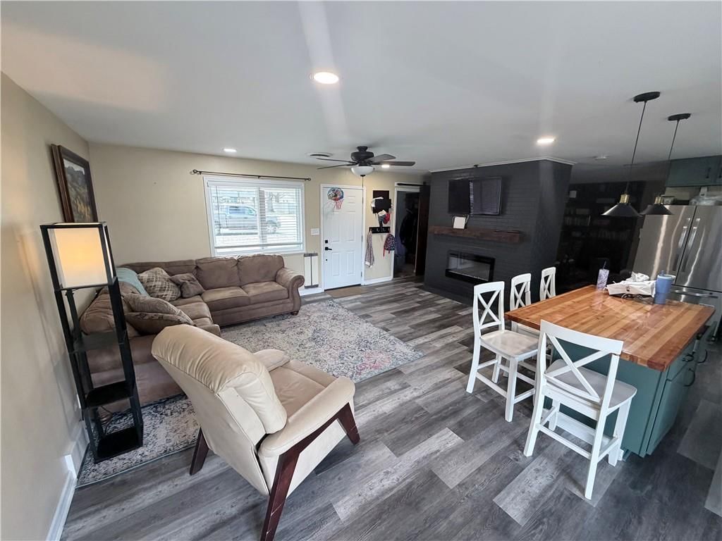 807 Lakeview Drive — photo 3