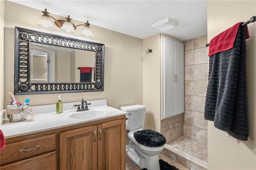 11647 S Marion Street — photo 42